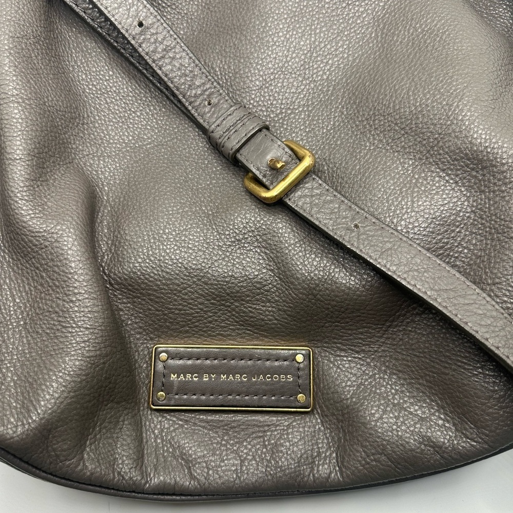 Marc Jacobs Gray leather boho handbag - Picture 3 of 8